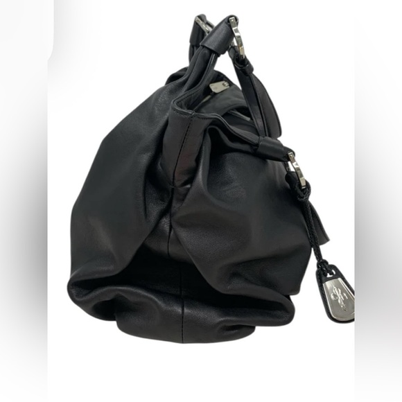 Cole Haan Black Leather Hobo Shoulder Bag w/ Logo Charm Large Slouchy Roomy Soft - Picture 4 of 15